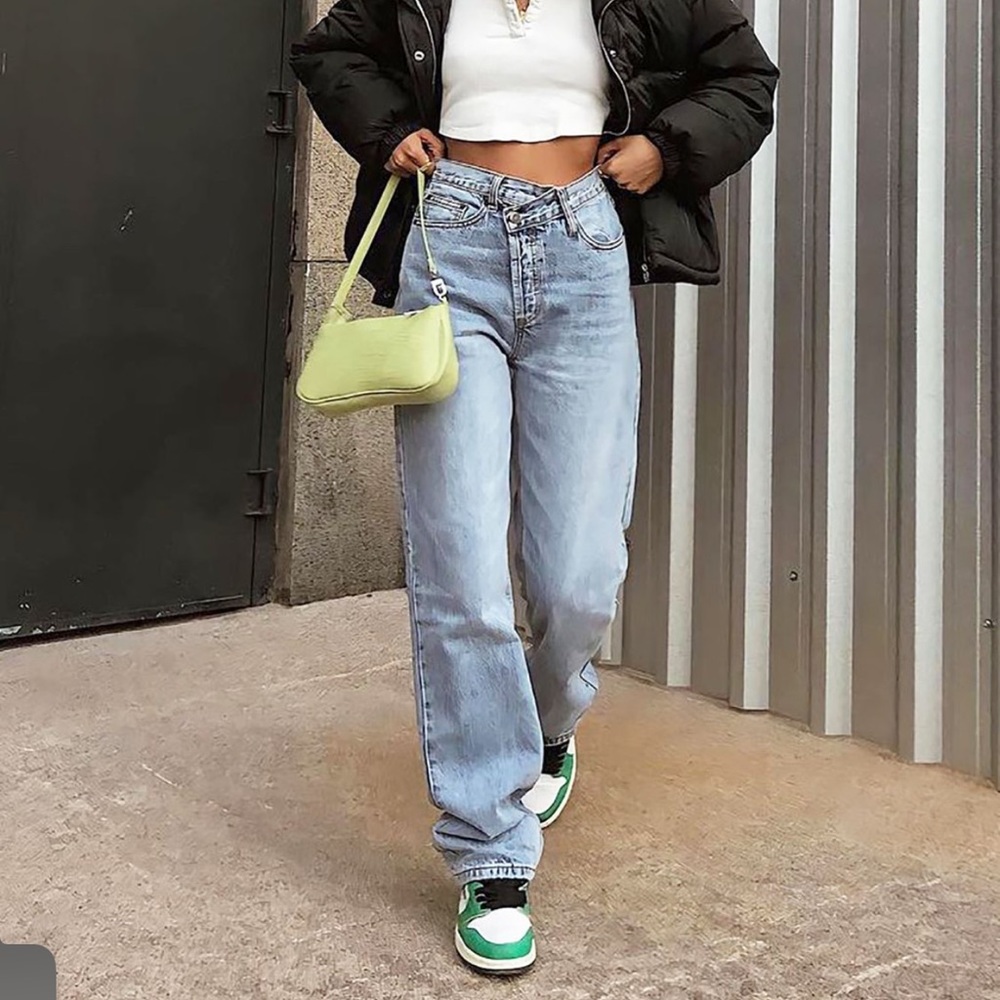 Asymmetrical Blue jeans - Fashion nova